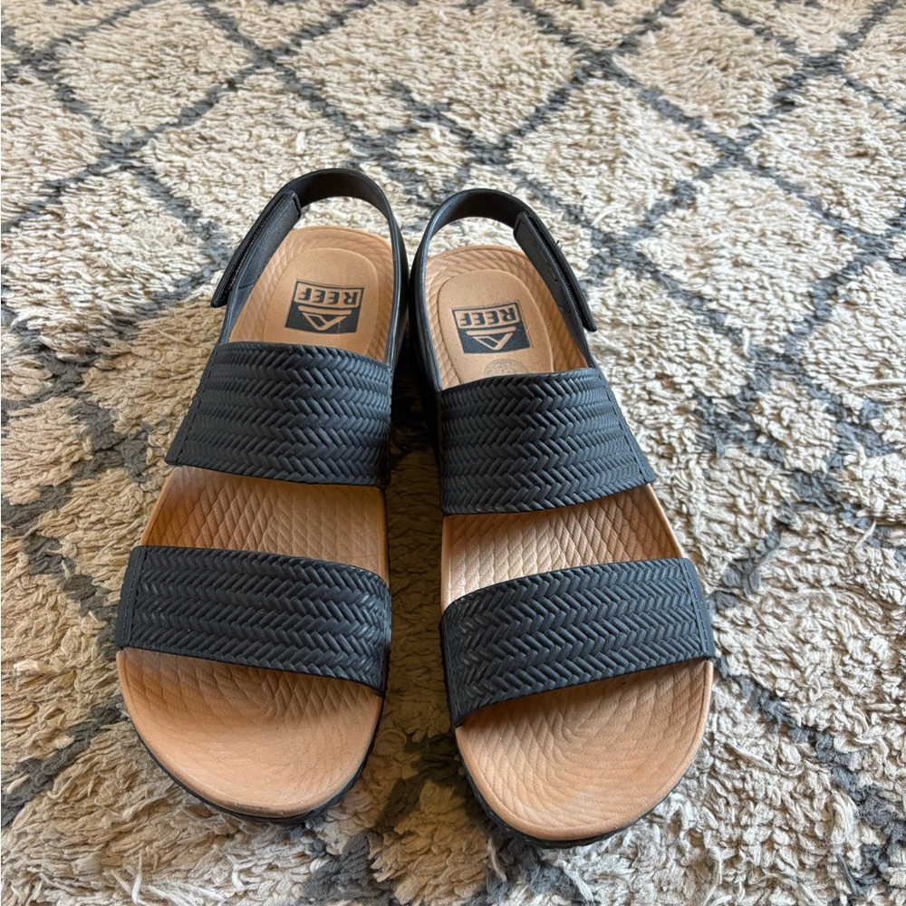 Reef Water Vista Black and Tan Woven Sandals